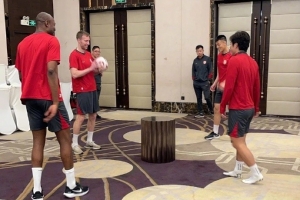 中超版图南绿北雪 亚泰将士全力备战新鹏城 净月基地粉雪遇春花